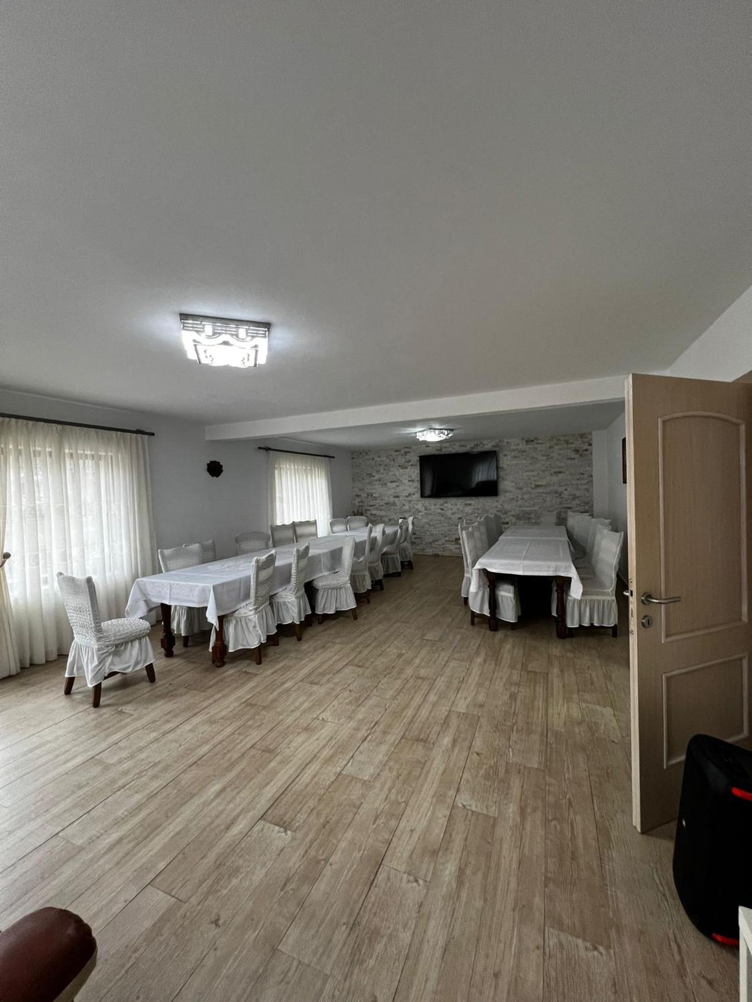 Отель Casa Bujor De Munte Dragoslavele Экстерьер фото